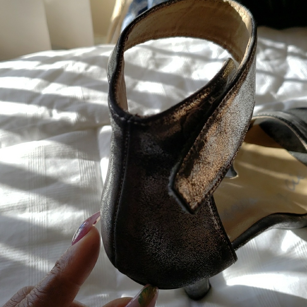 Heels - Picture 6 of 6